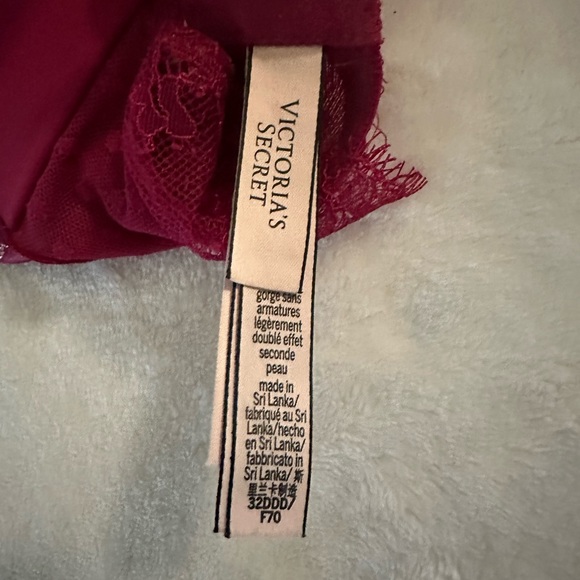 Victoria’s Secret wireless t-shirt bra - Picture 3 of 4